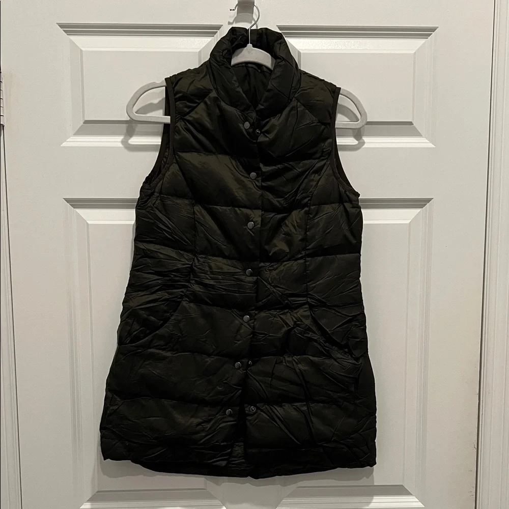 Lululemon dark Green Puffer Vest - 6 - Picture 1 of 6